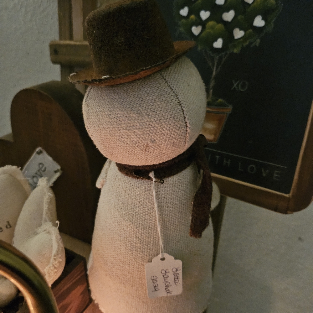 Valentines primitive snowman - Picture 3 of 5